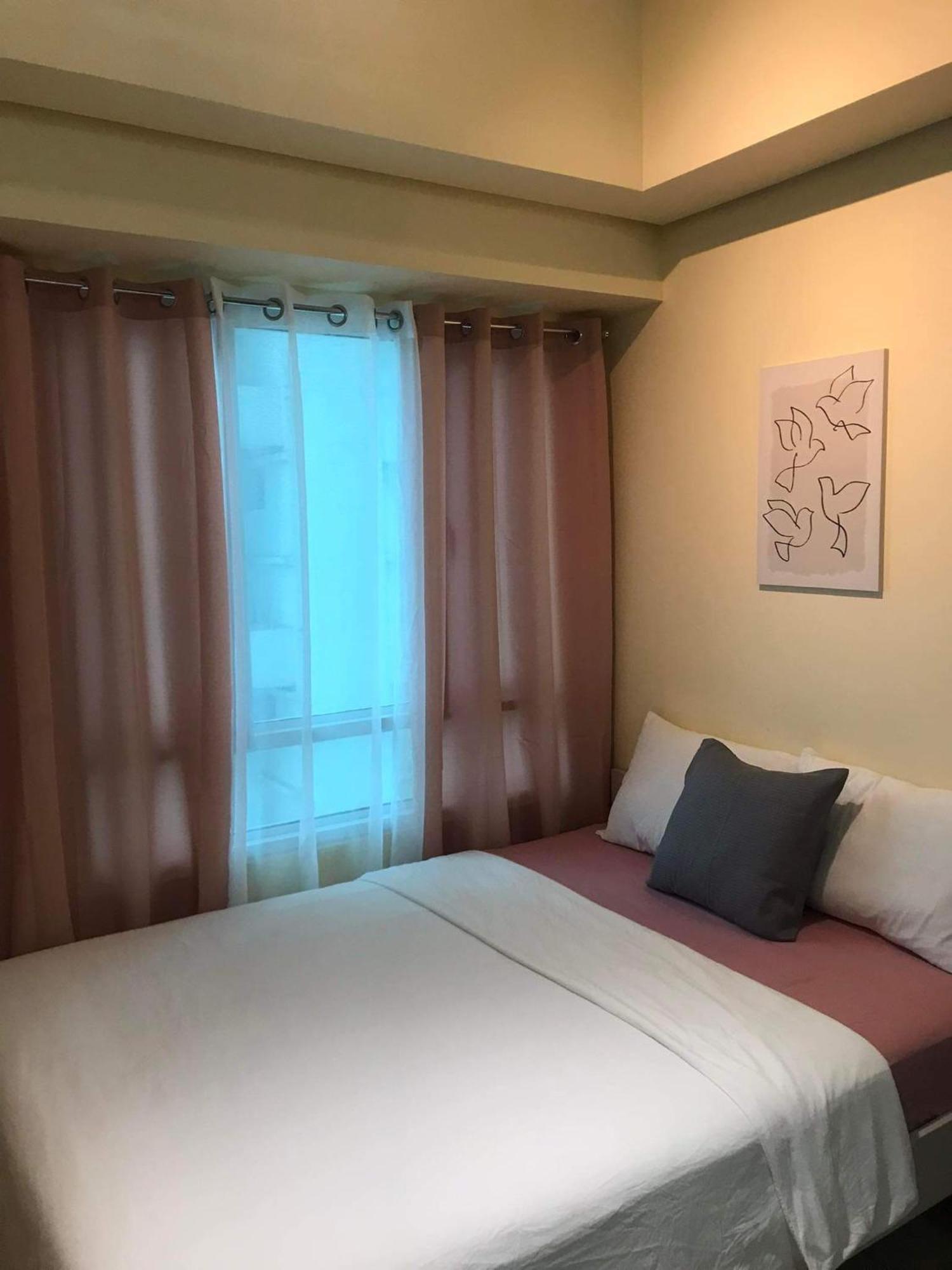 Modern Condo Living In Makati Manila Exterior foto